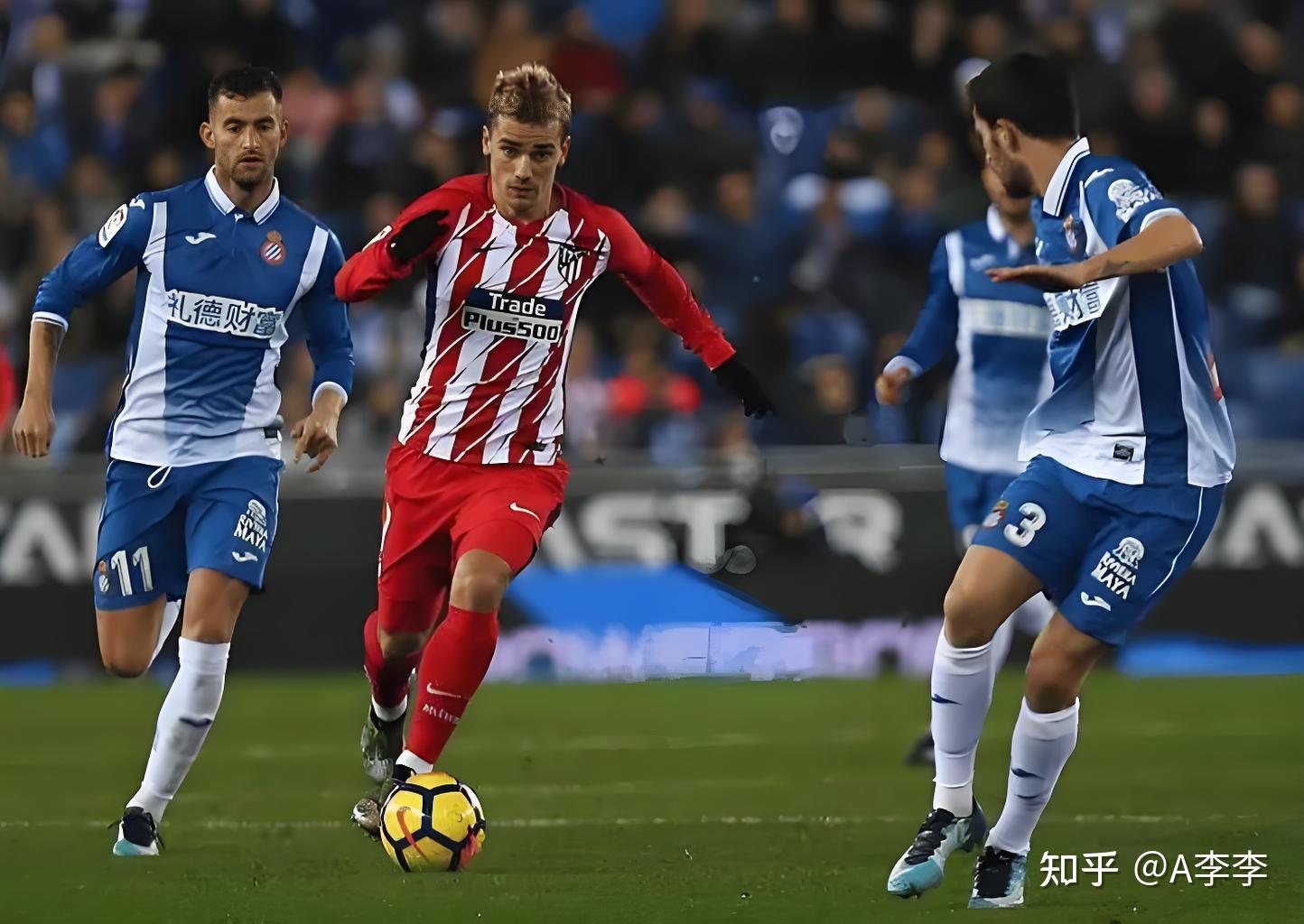 关键时刻突围战来临,勒沃库森围绕荷甲强势反弹,话题不断,阵容厚度经受考验 关键时刻突围战来临,勒沃库森围绕荷甲强势反弹,话题不断,阵容厚度经受考验